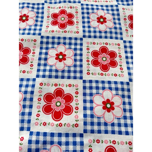 Vintage 70s tablecloth, red pink white daisy flowers,  blue checkered pattern - Picture 5 of 6
